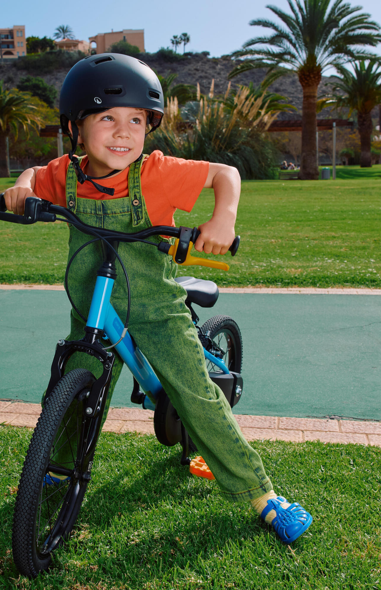 LOS PEQUEÑOS DE LA CASA EN 2 RUEDAS