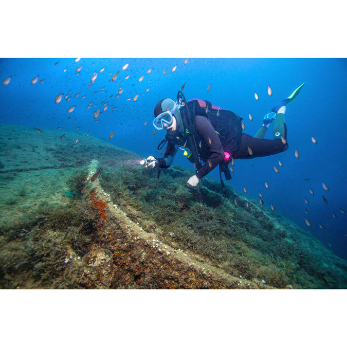 Grasa de silicona para cuidar el material de buceo.